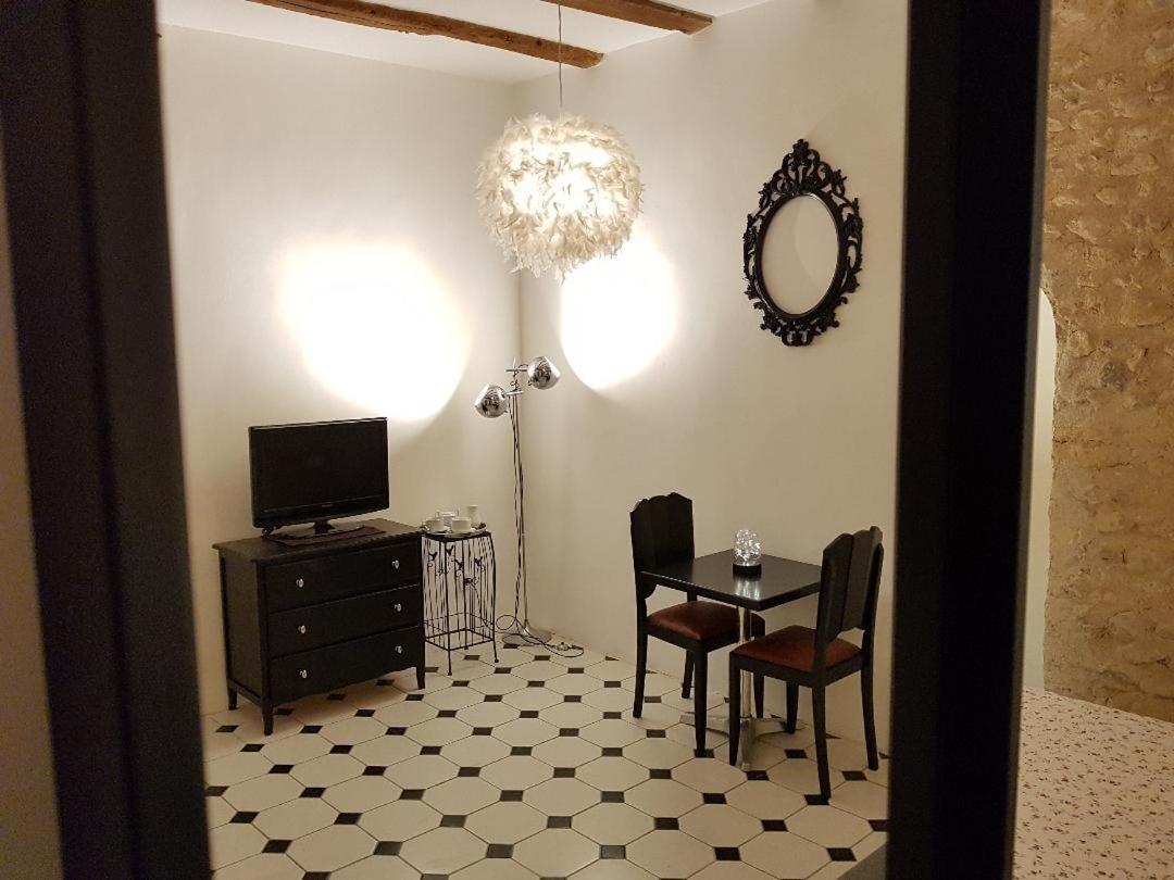 Bed and Breakfast Le Grand Coudreau Nazelles-Negron Exterior foto